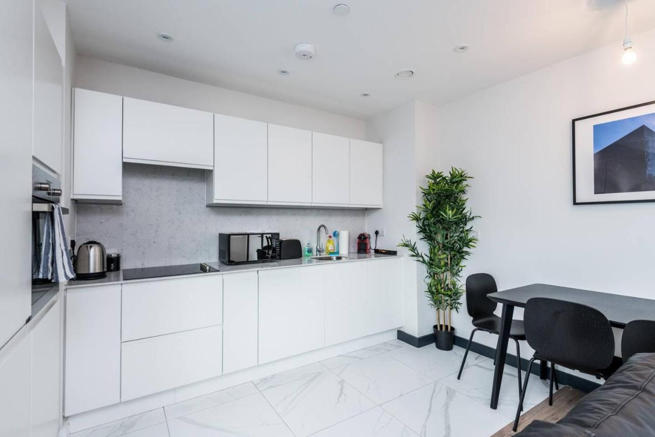 Waterfront Apartment With View Of Liver Building ลิเวอร์พูล ภายนอก รูปภาพ