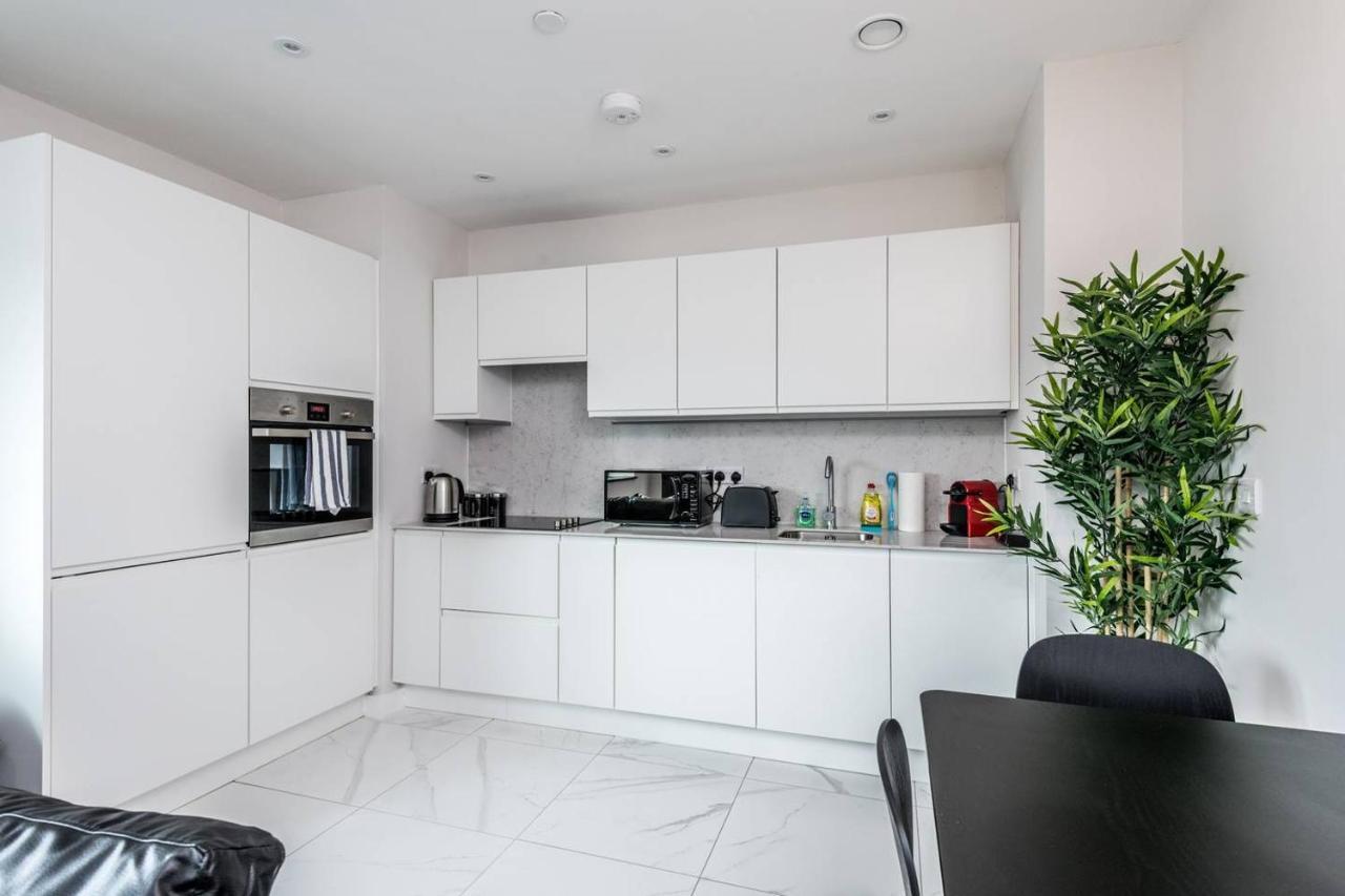 Waterfront Apartment With View Of Liver Building ลิเวอร์พูล ภายนอก รูปภาพ