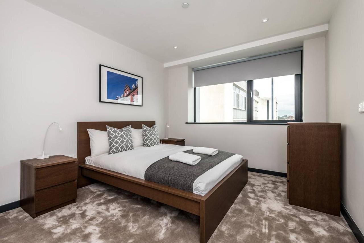 Waterfront Apartment With View Of Liver Building ลิเวอร์พูล ภายนอก รูปภาพ